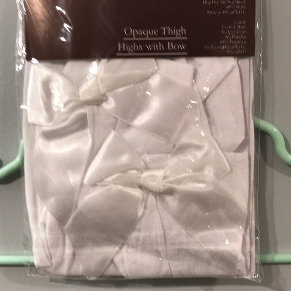 Bow thigh highs - Picture 2 of 2